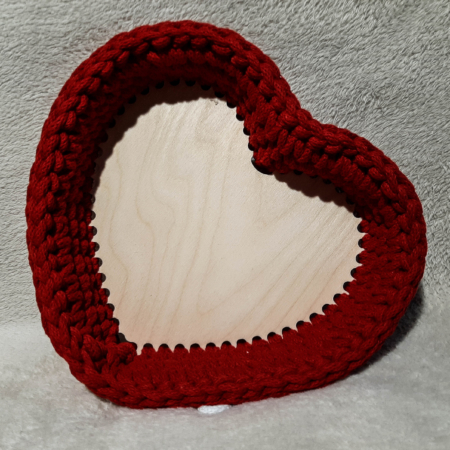 Horgolt piros szív alakú kosár (nagy)